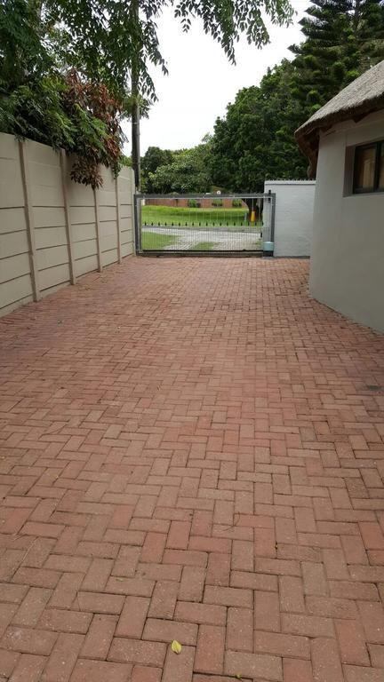 Tertia'S Logcabin Port Alfred Exterior photo